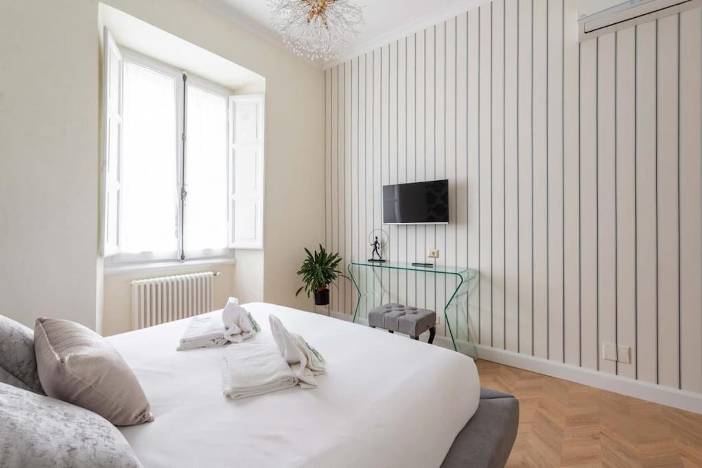 Colosseum 10Steps Away, Marco Aurelio Luxury House 로마 외부 사진