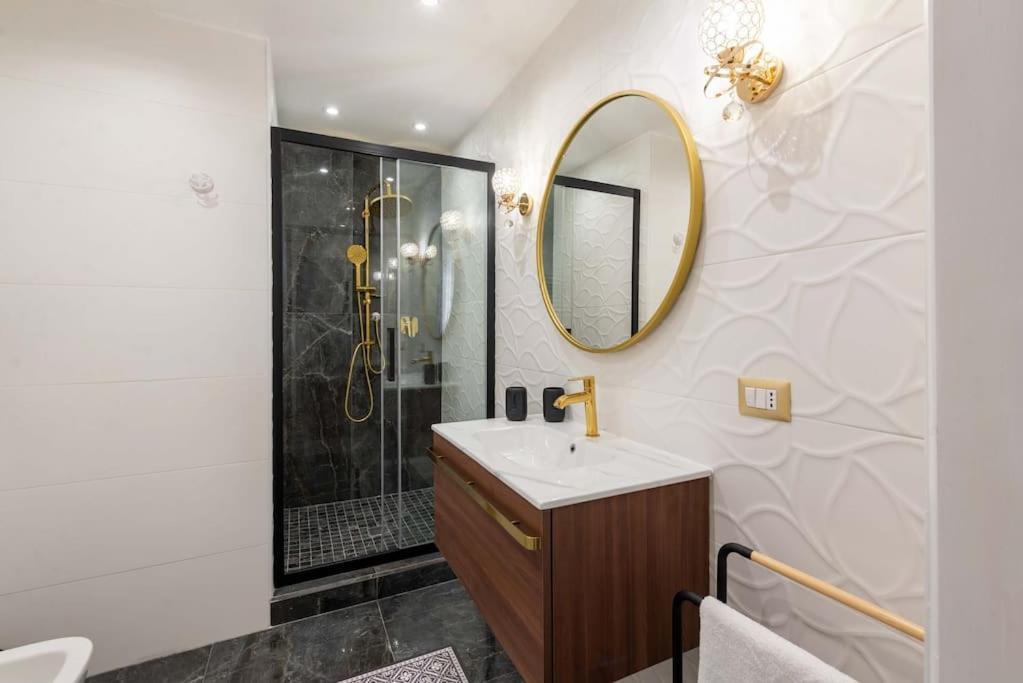 Colosseum 10Steps Away, Marco Aurelio Luxury House 로마 외부 사진